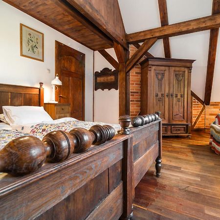 Dom Goscinny Stara Szkola Wysoka Wieś Extérieur photo