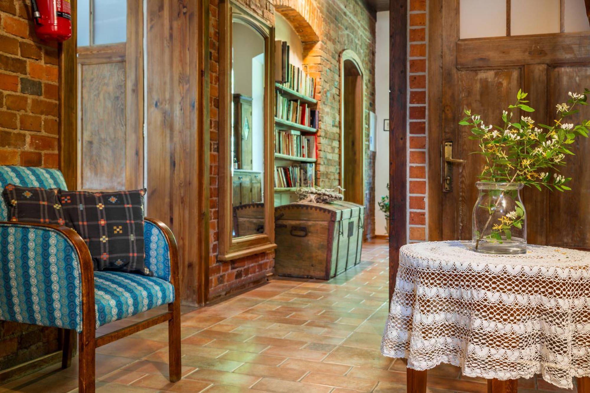 Dom Goscinny Stara Szkola Wysoka Wieś Extérieur photo